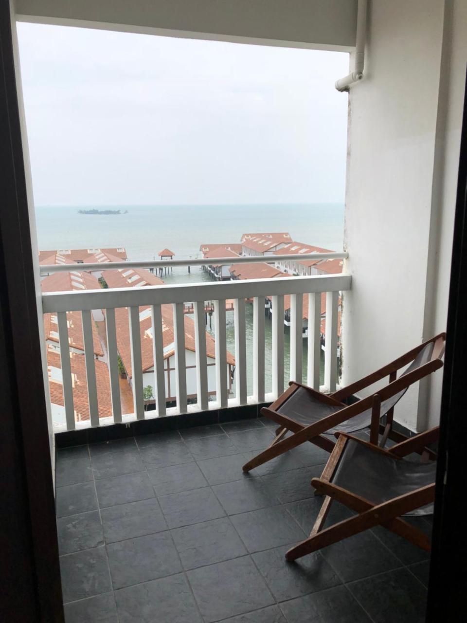 Private Water Chalet Port Dickson Exterior foto