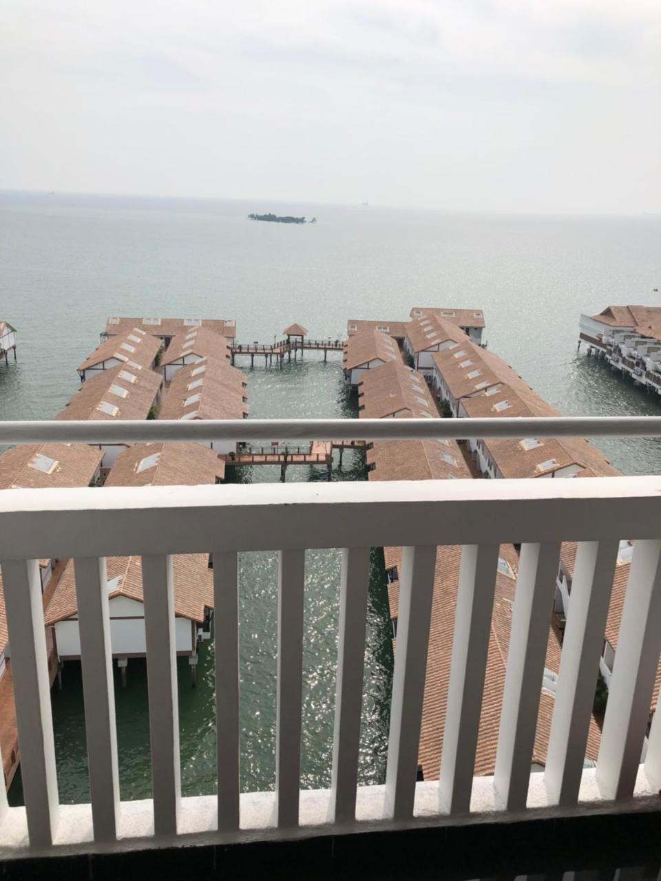 Private Water Chalet Port Dickson Exterior foto